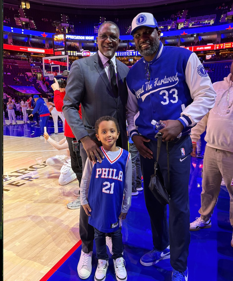 BTH jersey courtside